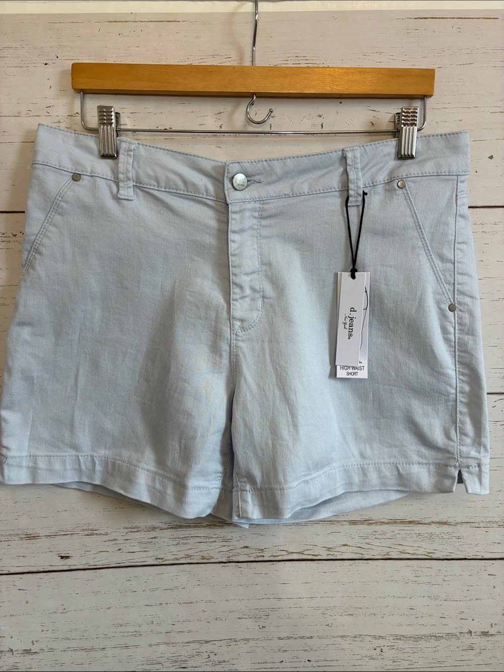 d. jeans High-Waist Modern Fit Light Blue Stretchy Shorts, sz 14, NWT